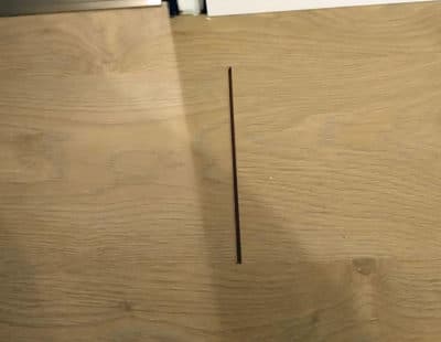 Spalt im Laminat schließen: So bekommen Sie offene Fugen wieder zu spalt-im-laminat