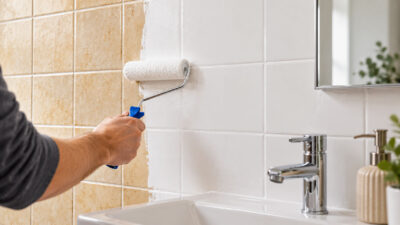 DIY-Fliesenrenovierung-im-Badezimmer