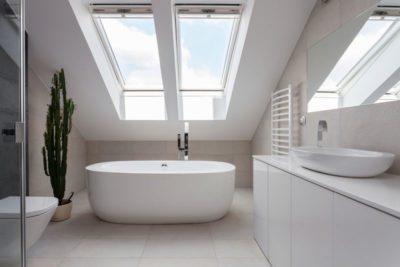 Neue Badewanne – renovieren oder austauschen?