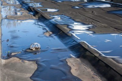 Dachentwässerung beim Flachdach – Vorschriften & Maßnahmen