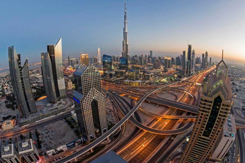 Blick auf Dubai und einen Teil der 237 Wolkenkratzer