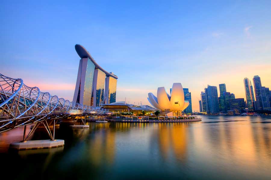 Skyline von Singapur mit ihren 96 Wolkenkratzern