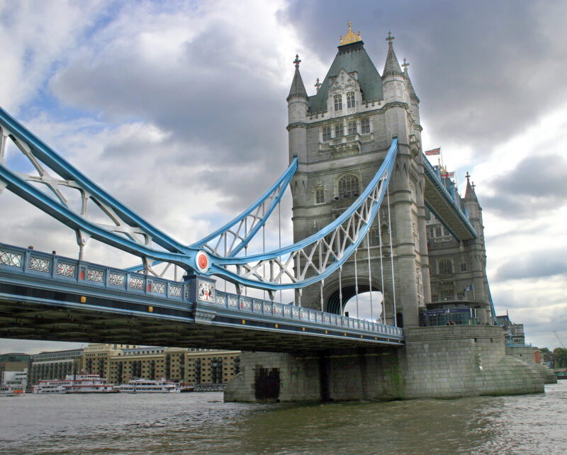 Tower Bridge von unten